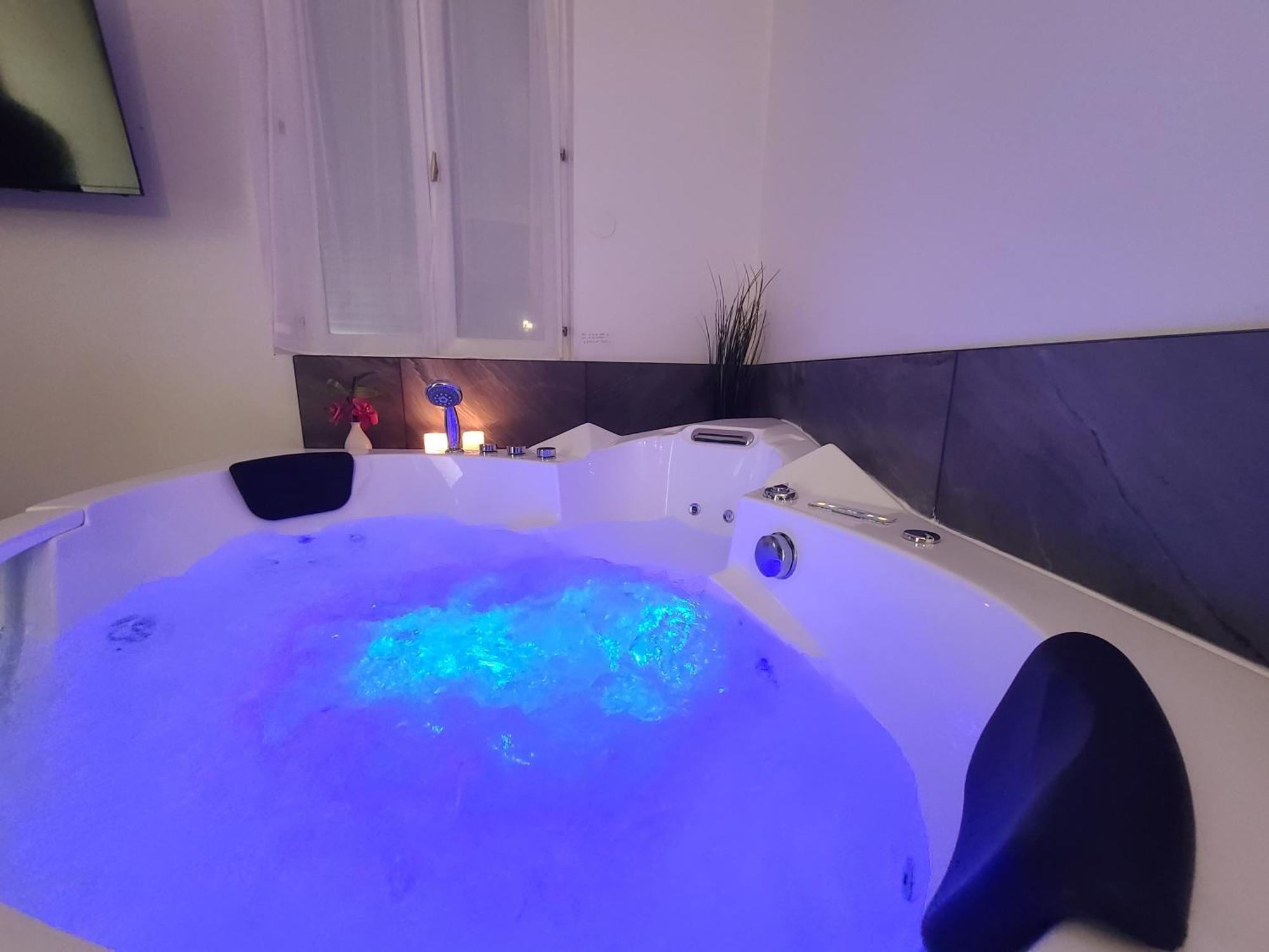 Suite Romantique Jacuzzi 穆兰 外观 照片